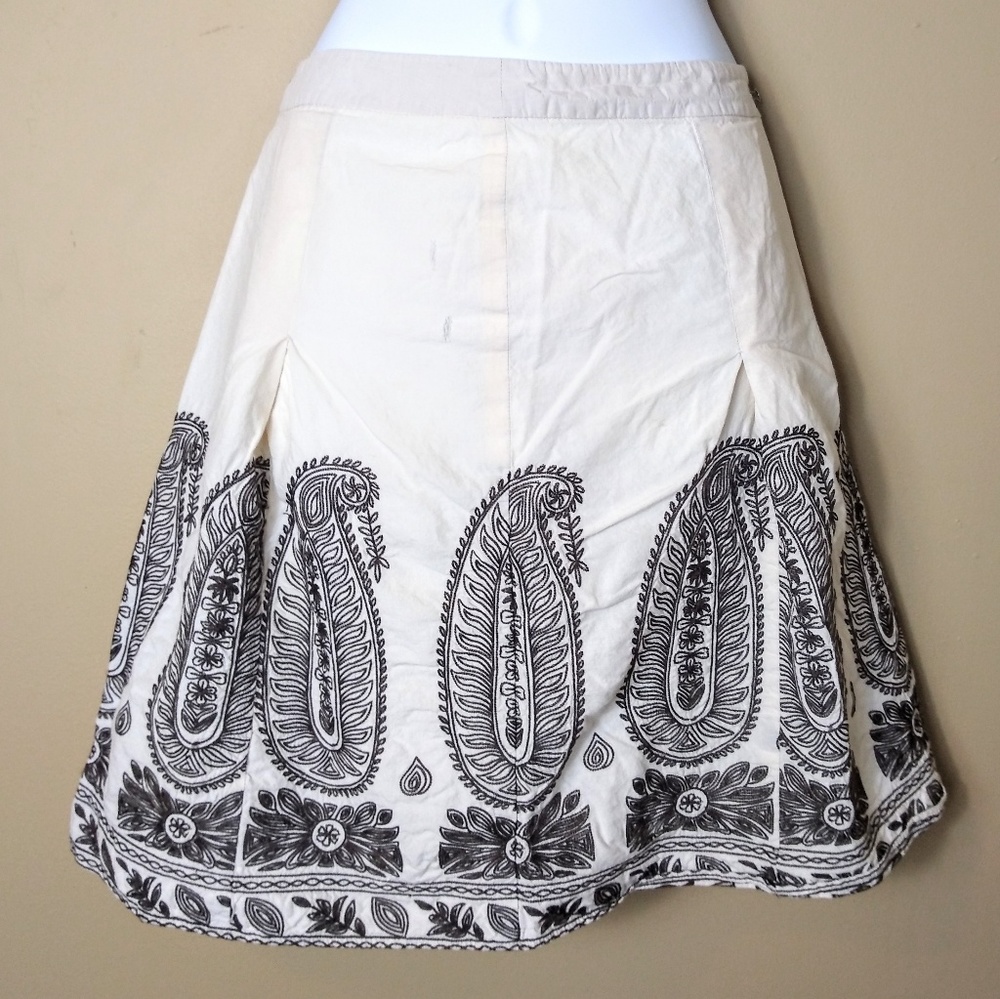 Ann Taylor 2P off white skirt w/ brown stitching